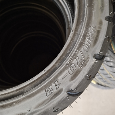 120/70/12 130/70/12 130/60/13 Scooter de borracha para motocicletas Pneus sem tubos 1207012 1307012