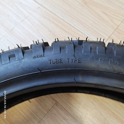 90/90-18 TT Pneus para motocicletas MT026 Fabricados com 35% a 55% de teor de borracha natural