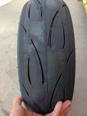 Pneus de motocicleta de borracha natural Pneus sem tubos 140 60 17 OEM aceito
