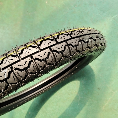 Pneus de motocicletas Emark 300-17 Caixa de pneus duráveis e 35%-55% de teor de borracha