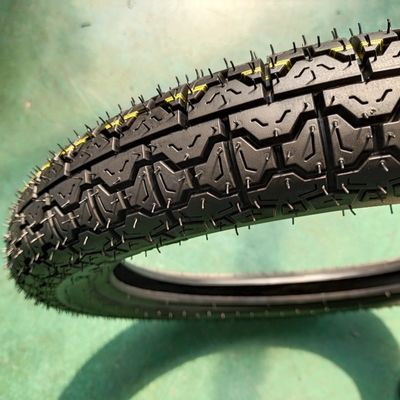 Pneus de motocicletas Emark 300-17 Caixa de pneus duráveis e 35%-55% de teor de borracha