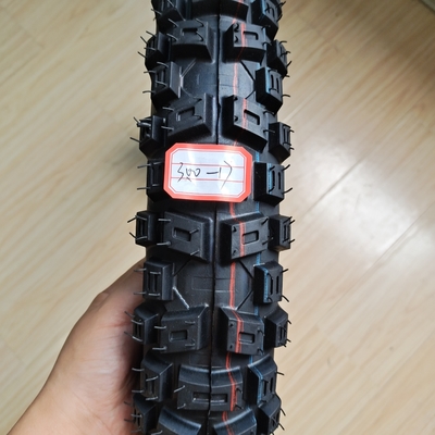 Pneus de motocicleta de desenho direto de padrão profundo para carga no porto de Qingdao