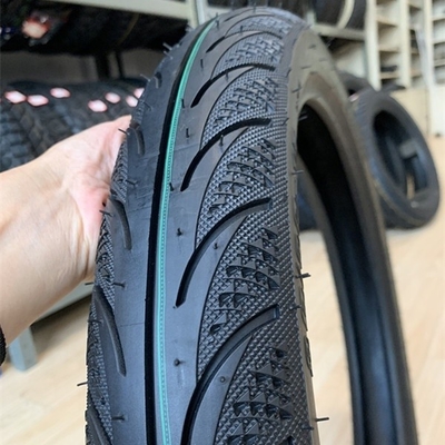 Experimente viagens suaves com pneus de moto 70/90-17 coloridos e 20000 KM de vida útil