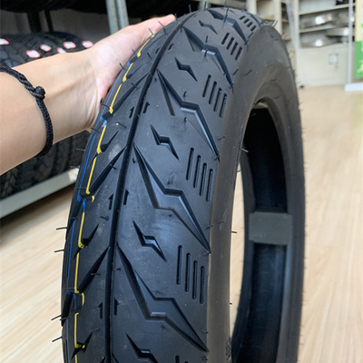 Aumente o desempenho da sua motocicleta com os pneus Herschel 100/90-14 Força de tração 10.5