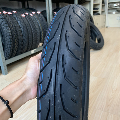Fabricação de pneus de motocicletas 90/90-17 com capacidade de produção de 5000 unidades por dia