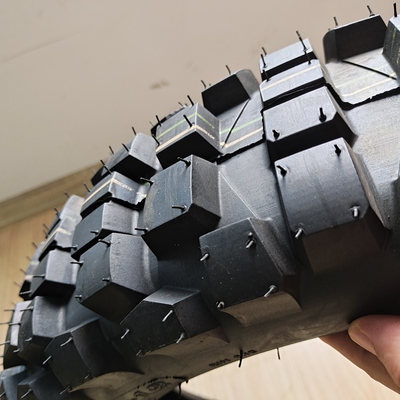 Pneus de motocicleta de alta velocidade 110/90-18 para o mercado africano Tempo de entrega dentro de 25 dias