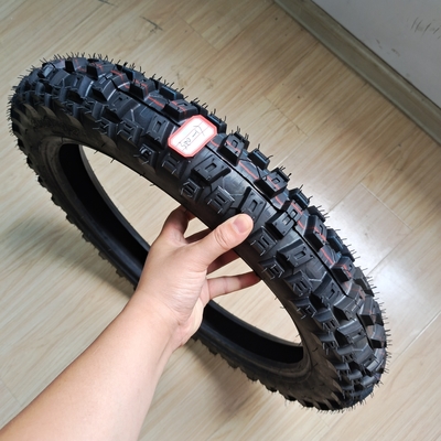 Panther Pneus/Pneus para motocicletas 3.00-17 para carregamento no porto de Qingdao e 20000 KM de vida útil