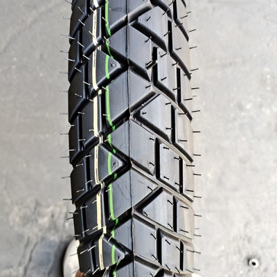 Pneus de pedra de fogo de alta resistência à tração Pneus de motocicleta 90 90 19 no porto de Qingdao