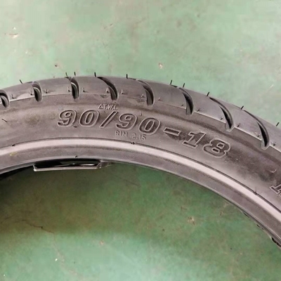 Alta durabilidade 90/90-18 Pneus de motocicleta de padrão popular com 5000 peças por dia