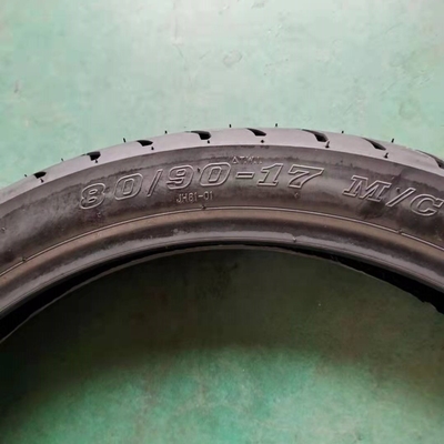 80/90-17 Pneus e tubos internos de motocicleta adequados às condições da estrada das Filipinas