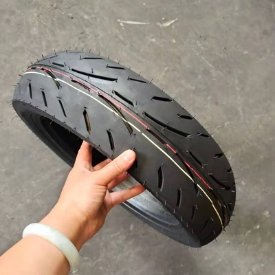 Pneus de moto 110/80-14 Profundamente concebidos Produzidos pela Leading a 5000 peças por dia