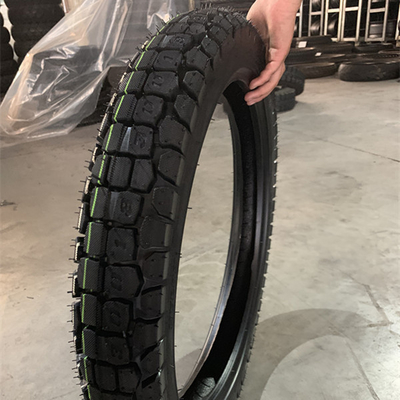 Tempo de entrega Dentro de 25 dias 300x18 Pneus de motocicleta com carcaça de pneu durável