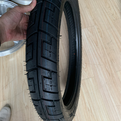 Super pneus de borracha para motocicletas 90/90/18 com capacidade de produção de 5000 peças por dia