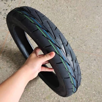 Pneus de motocicleta de borracha preta para motocicleta Porto de Qingdao Entrega dentro de 25 dias