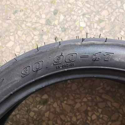 Pneus de motocicleta de borracha preta para motocicleta Porto de Qingdao Entrega dentro de 25 dias