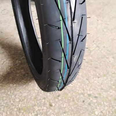 Pneus de motocicleta de borracha preta para motocicleta Porto de Qingdao Entrega dentro de 25 dias