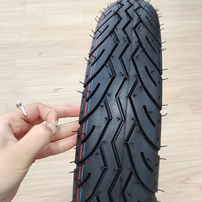 Carregamento no porto de Qingdao 90/90/18 pneus de motocicleta vintage Innova com taxa de dobragem 6PR/8PR