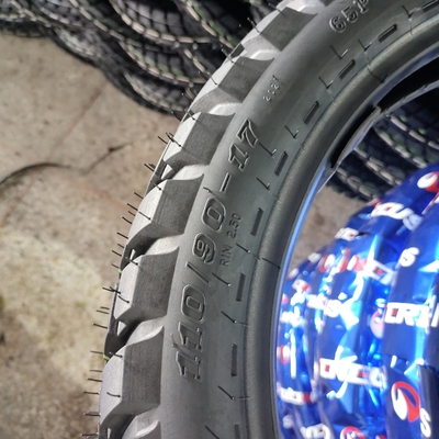 Super 110/90-16 110/90-17 Tubos e pneus sem tubos de motocicleta adequados para todos os climas