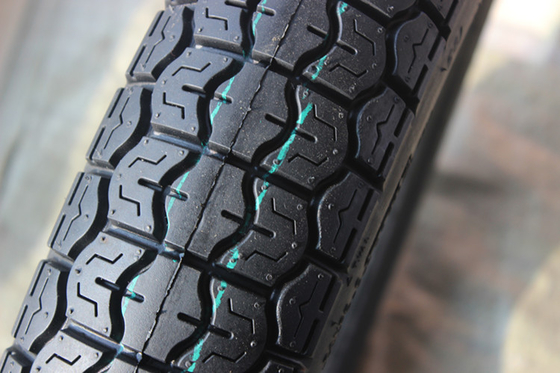 Pneus de motocicleta de borracha super 3.00-17 com FOB Qingdao Métodos de entrega