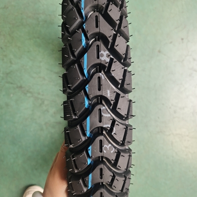 Alta resistência à tração 3.00-18 Pneus e tubos de motocicletas de rua de corrida Design de padrão profundo