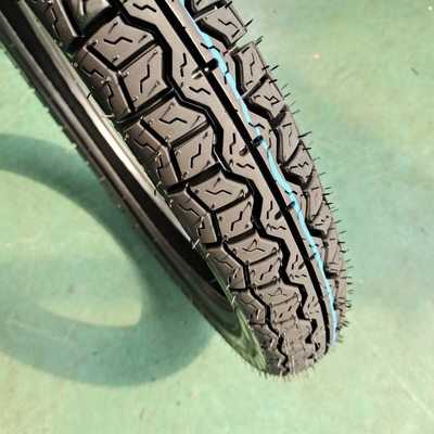 Pneus sem tubos para motocicletas 3,00-18 5000 unidades por dia Capacidade de produção para o mercado africano