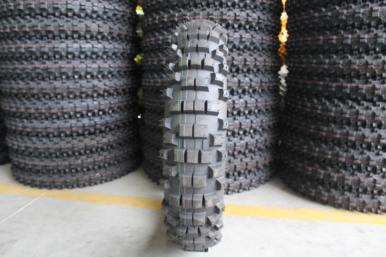 TL 6.8KG 140/80-18 140/80/18 140 80 18 Pneus de borracha chinesa para motocicletas para o porto de Qingdao