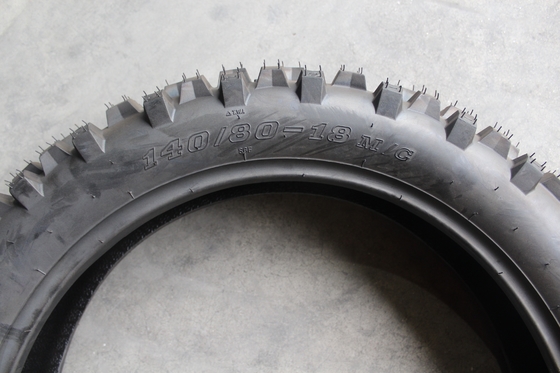 TL 6.8KG 140/80-18 140/80/18 140 80 18 Pneus de borracha chinesa para motocicletas para o porto de Qingdao