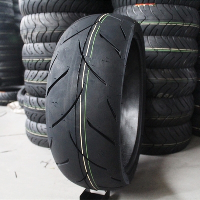35%-45% de teor de borracha 190/55/17 Pneus para motocicletas Pneus sem tubos 190/55/17 para Superior