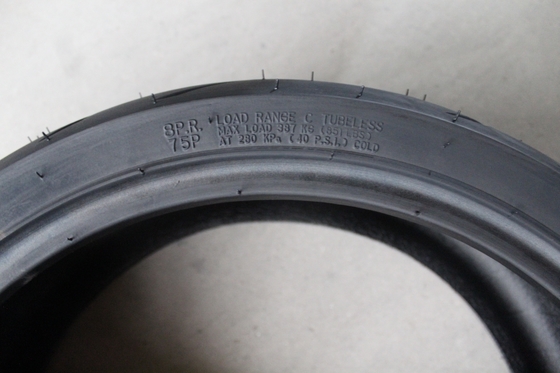 35%-45% de teor de borracha 190/55/17 Pneus para motocicletas Pneus sem tubos 190/55/17 para Superior