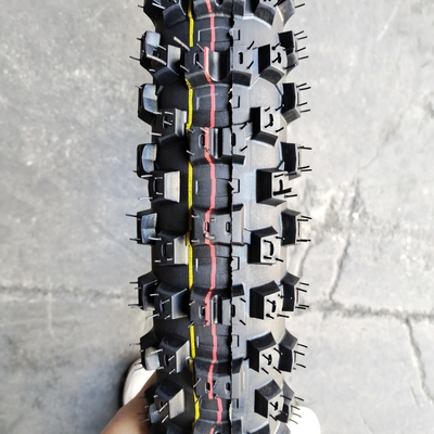 13000PCS Carga QTY/40'HQ Pneus de motocicleta 80/100-19 com 35%-45% de teor de borracha