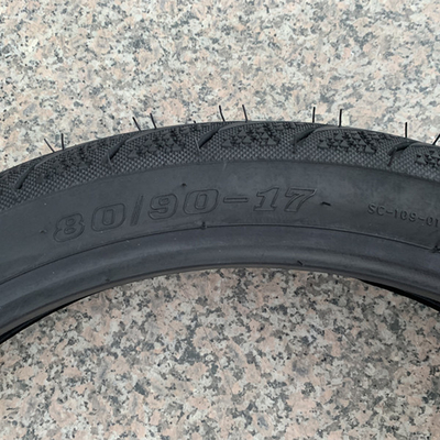 35%-55% de teor de borracha 80/90-17 Pneus de motocicletas para o mercado africano