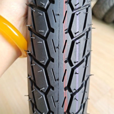 Capacidade de produção 5000 peças por dia Pneus de moto 70/100-17 sem tubo para scooter