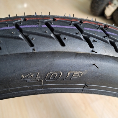 Super Pneus de Motos 70/100-17 60/100-17 para o Mercado Africano no Porto de Qingdao