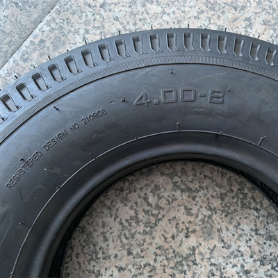 35%-55% de teor de borracha 4.00-8 Pneus de motocicletas para as necessidades do cliente