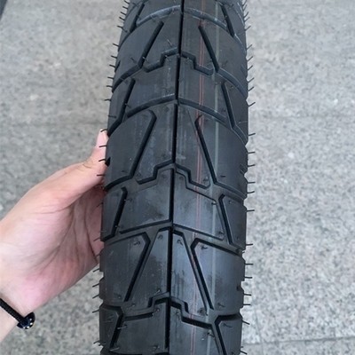 20000 KM Duração de vida 90/90-18 Pneus de motocicleta com capacidade de produção diária de 5000 unidades