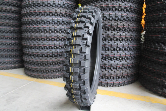 Port Qingdao Loading Popular Pneus de motocicletas 110/100-18 120/90-18 120/100-18 3.00-17