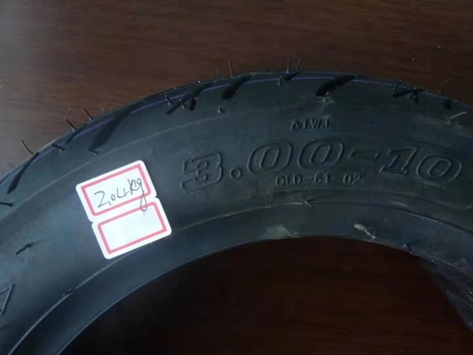 Top- 3.00-10/30010 Pneus de motocicleta com classificação 6PR/8PR e teor de borracha de 30% a 55%