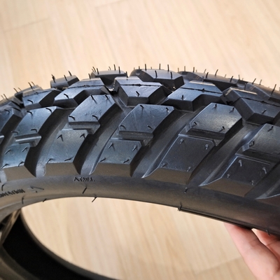 Mercado Africano Pneus sem tubo para motocicletas 100/90-17 com e 5000 pcs Produzido diariamente