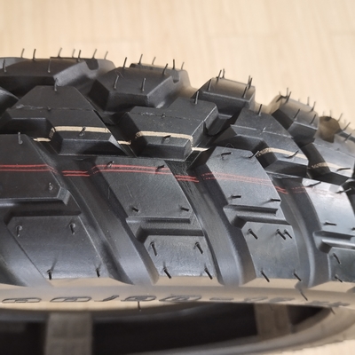 Pneus para motocicletas 100/90-17 5000 unidades por dia Capacidade de produção e 20000 KM de vida útil