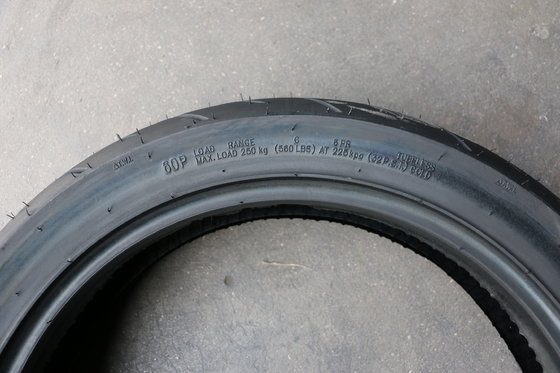Pressão de ar de 280kpa Golden Boy Pneus de motocicleta e tubo interno 120/80-16 para o Porto de Qingdao