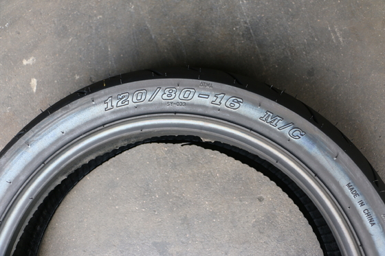 Pressão de ar de 280kpa Golden Boy Pneus de motocicleta e tubo interno 120/80-16 para o Porto de Qingdao