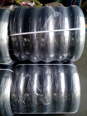 Pressão de ar de 280kpa Golden Boy Pneus de motocicleta e tubo interno 120/80-16 para o Porto de Qingdao