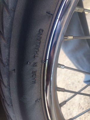 Pneus de motocicleta 60/100-17 e 70/100-17 de padrão personalizável para o mercado da Tailândia