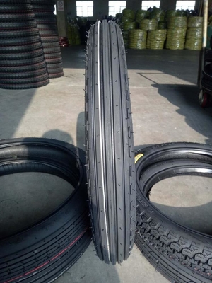 3.00-17 Pneus de motocicleta com 20000 KM de vida útil e 5000 pcs/dia de capacidade de produção