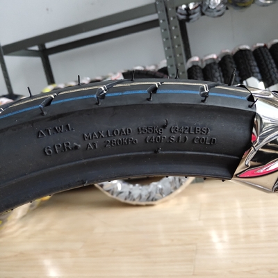 70/90-17 Pneus traseiros de motocicletas fabricados com carcaça de borracha de 35% a 55%
