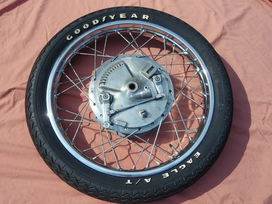 130/90-15 Moto Pneus sem tubo para motocicletas Pneus feitos de borracha natural aço de nylon