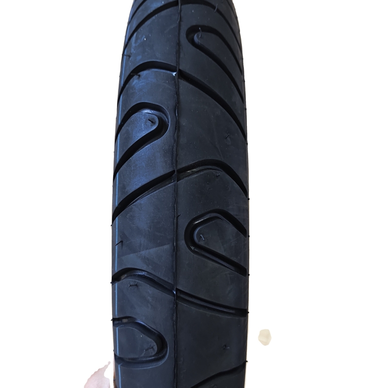 130/70-17 Pneus de motocicleta com peso de 5,3 kg e desempenho duradouro