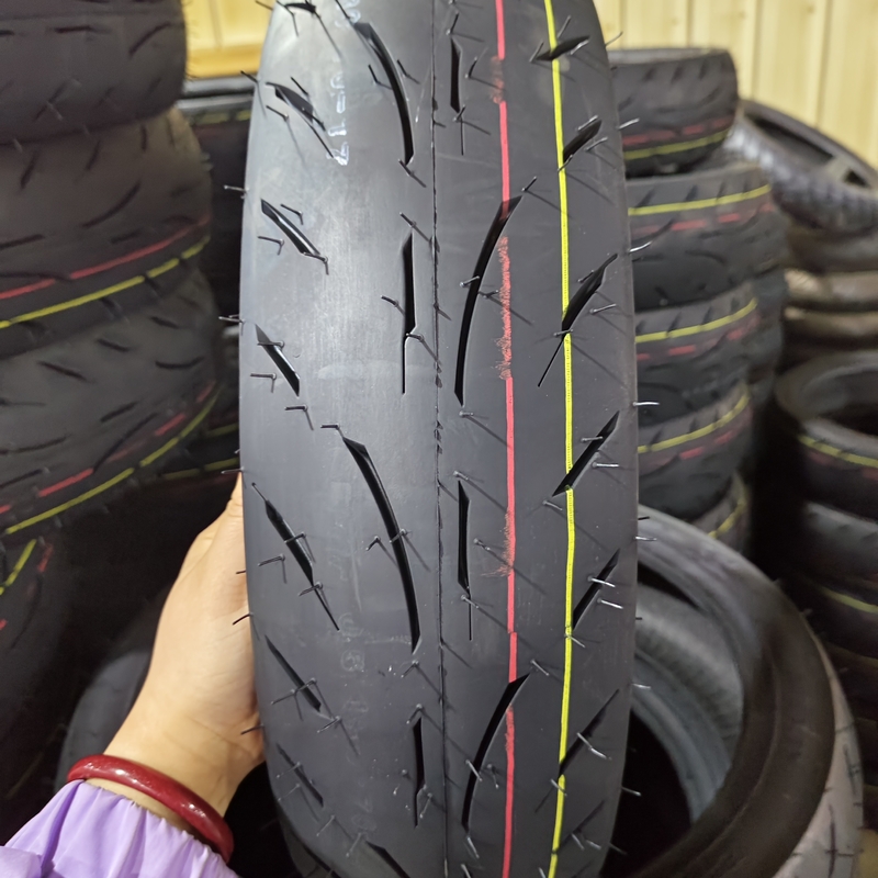 Materiais Pré-fabricados de borracha natural Pneus de motocicletas 130/70-17 Pneus para motocicletas 17