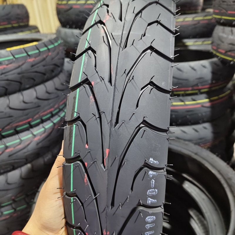 Pneus de motocicleta de primeira qualidade 110/70-17 para reparação ou substituição