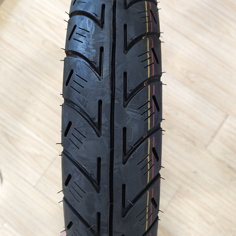 90/90-18 Pneus e tubos internos de motocicletas OEM aceitável para alta durabilidade